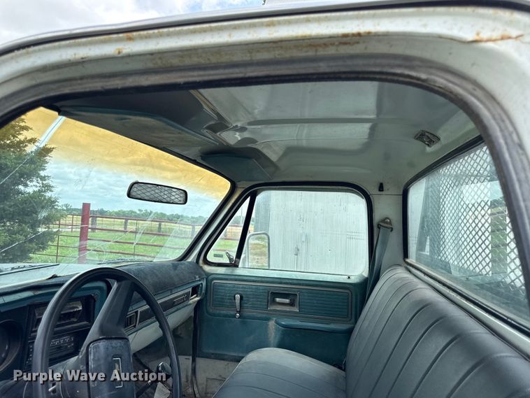 image for item EN0439 1979 Chevrolet C30 flatbed pickup truck