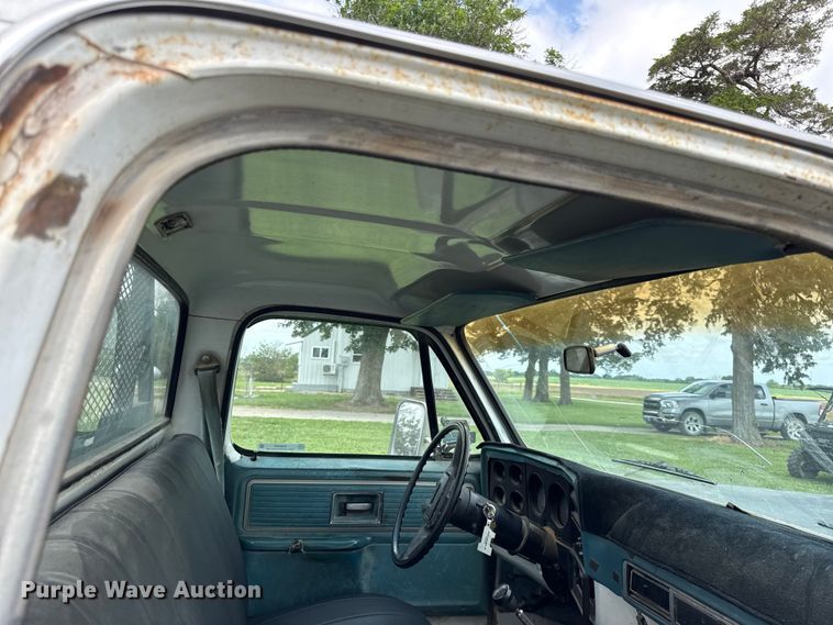 image for item EN0439 1979 Chevrolet C30 flatbed pickup truck