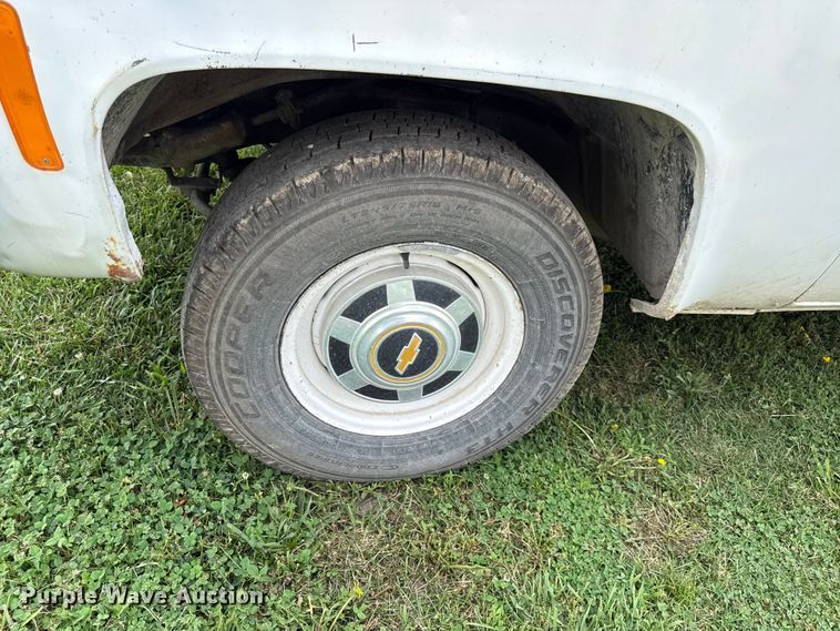 image for item EN0439 1979 Chevrolet C30 flatbed pickup truck