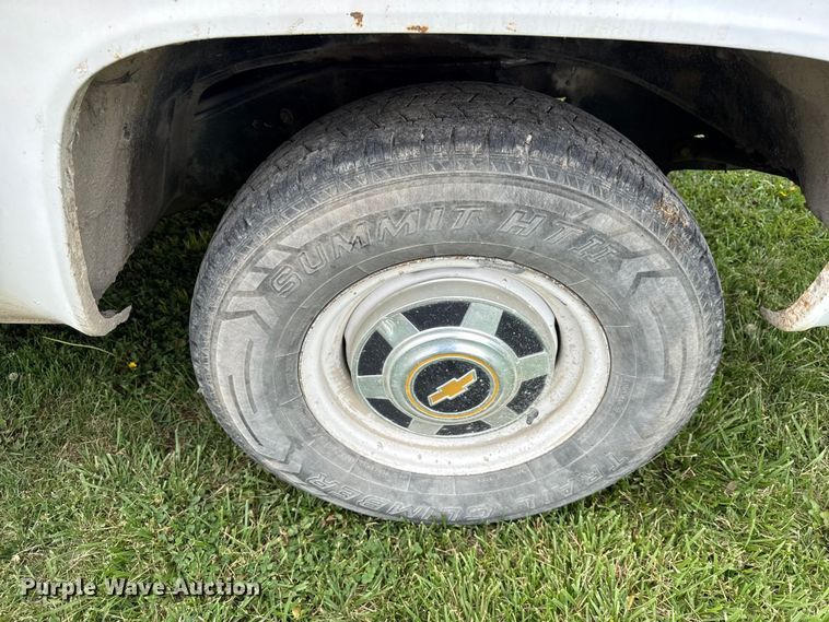 image for item EN0439 1979 Chevrolet C30 flatbed pickup truck