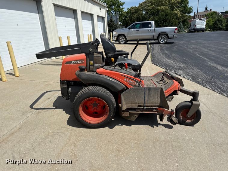 image for item EN0446 Kubota ZD1211 ZTR lawn mower