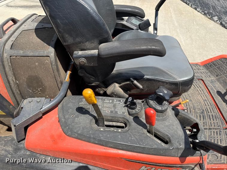 image for item EN0446 Kubota ZD1211 ZTR lawn mower