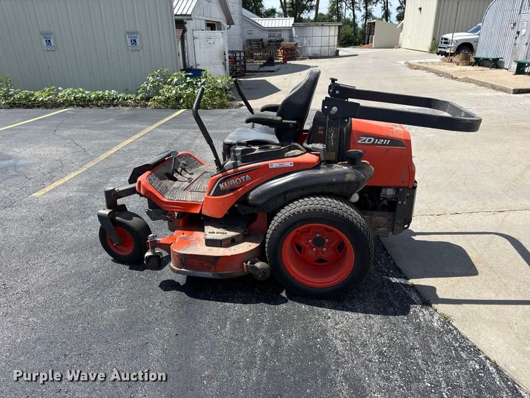 image for item EN0447 Kubota ZD1211 ZTR lawn mower