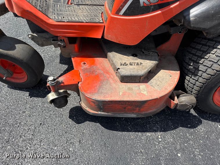 image for item EN0447 Kubota ZD1211 ZTR lawn mower