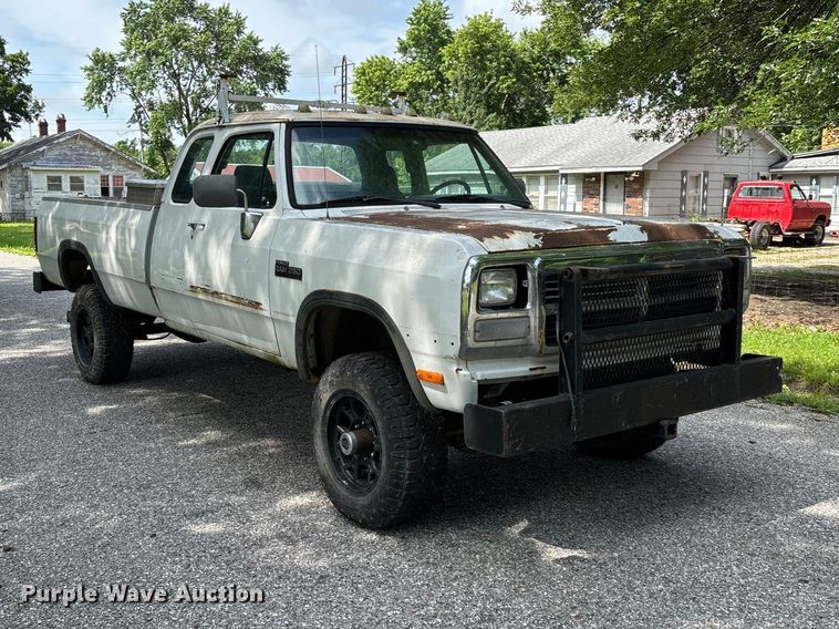 image for item EO4317 1992 Dodge Power Ram 250 Club Cab pickup truck