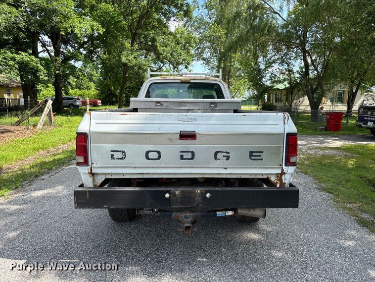 image for item EO4317 1992 Dodge Power Ram 250 Club Cab pickup truck