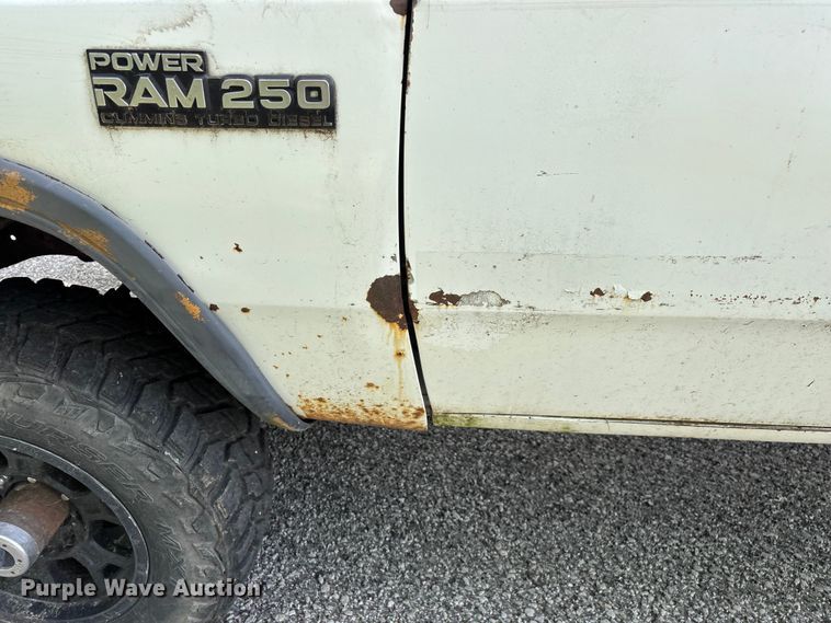 image for item EO4317 1992 Dodge Power Ram 250 Club Cab pickup truck
