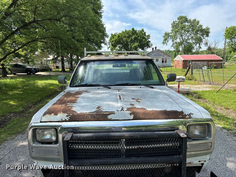 image for item EO4317 1992 Dodge Power Ram 250 Club Cab pickup truck