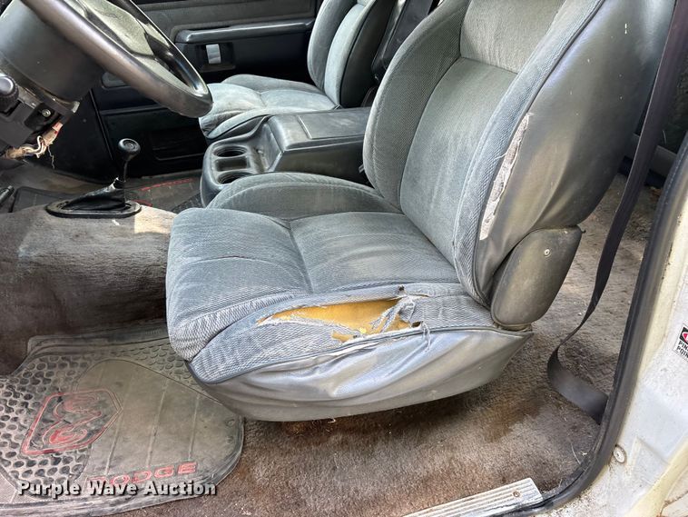 image for item EO4317 1992 Dodge Power Ram 250 Club Cab pickup truck