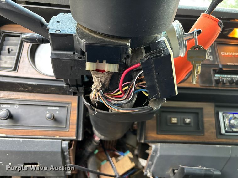 image for item EO4317 1992 Dodge Power Ram 250 Club Cab pickup truck