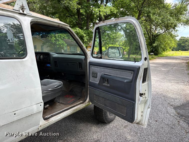 image for item EO4317 1992 Dodge Power Ram 250 Club Cab pickup truck
