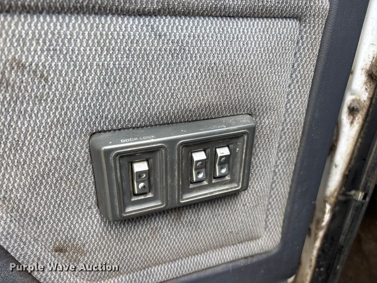 image for item EO4317 1992 Dodge Power Ram 250 Club Cab pickup truck