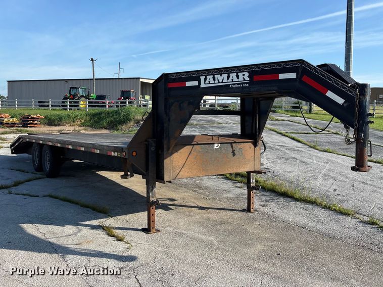 image for item EO4326 2015 Lamar Trailers Inc. equipment trailer