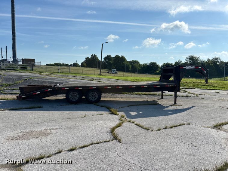 image for item EO4326 2015 Lamar Trailers Inc. equipment trailer