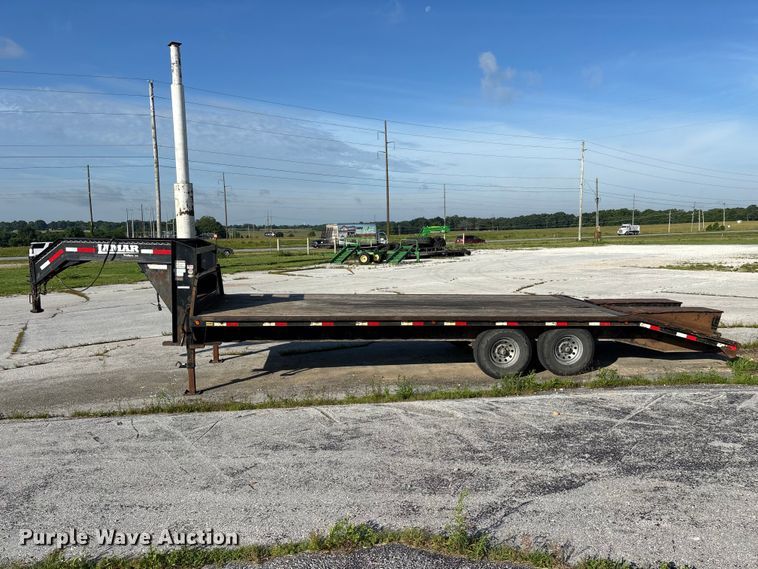 image for item EO4326 2015 Lamar Trailers Inc. equipment trailer