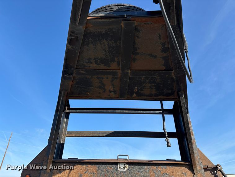 image for item EO4326 2015 Lamar Trailers Inc. equipment trailer