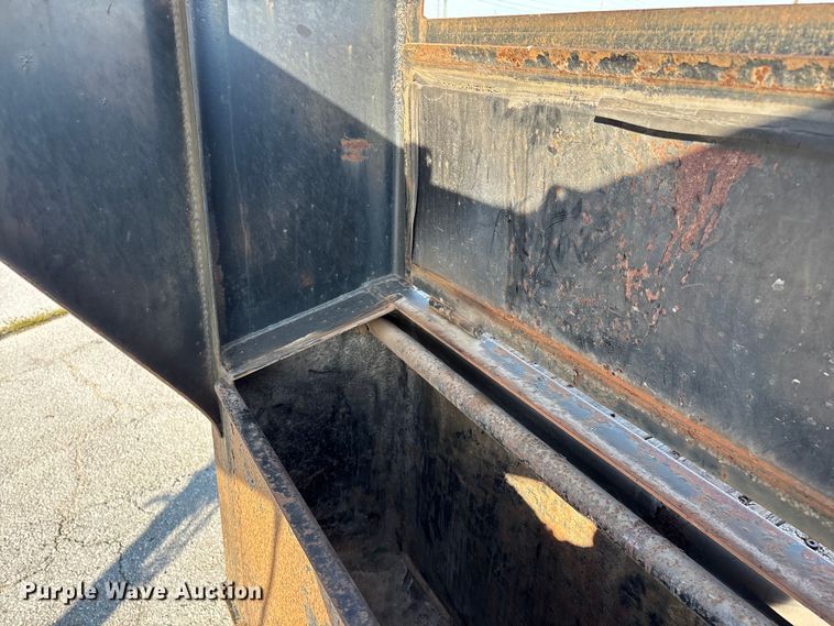 image for item EO4326 2015 Lamar Trailers Inc. equipment trailer