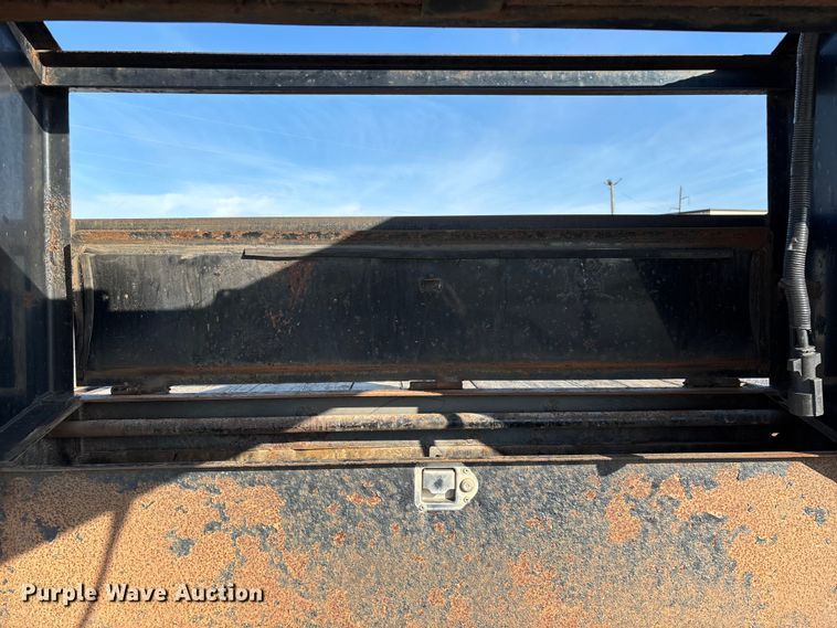 image for item EO4326 2015 Lamar Trailers Inc. equipment trailer