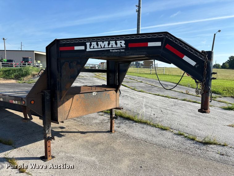 image for item EO4326 2015 Lamar Trailers Inc. equipment trailer
