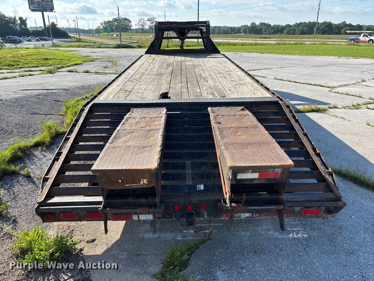 image for item EO4326 2015 Lamar Trailers Inc. equipment trailer