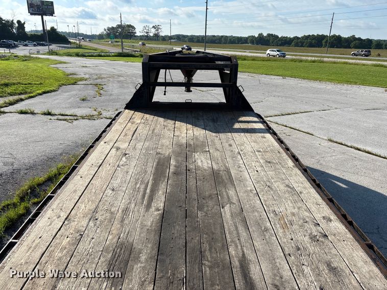 image for item EO4326 2015 Lamar Trailers Inc. equipment trailer