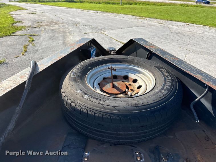 image for item EO4326 2015 Lamar Trailers Inc. equipment trailer