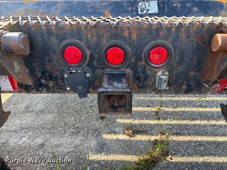 image for item EO4326 2015 Lamar Trailers Inc. equipment trailer