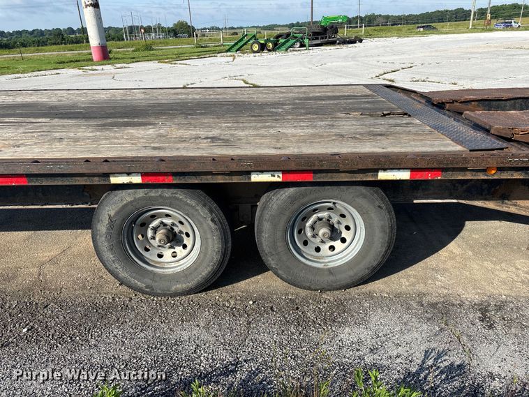 image for item EO4326 2015 Lamar Trailers Inc. equipment trailer