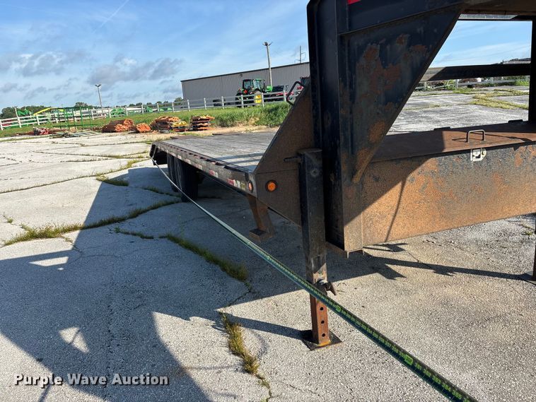 image for item EO4326 2015 Lamar Trailers Inc. equipment trailer