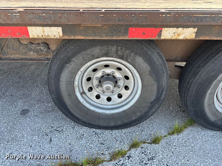 image for item EO4326 2015 Lamar Trailers Inc. equipment trailer