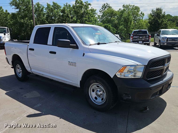 image for item EO7384 2016 RAM 1500 Crew Cab pickup truck
