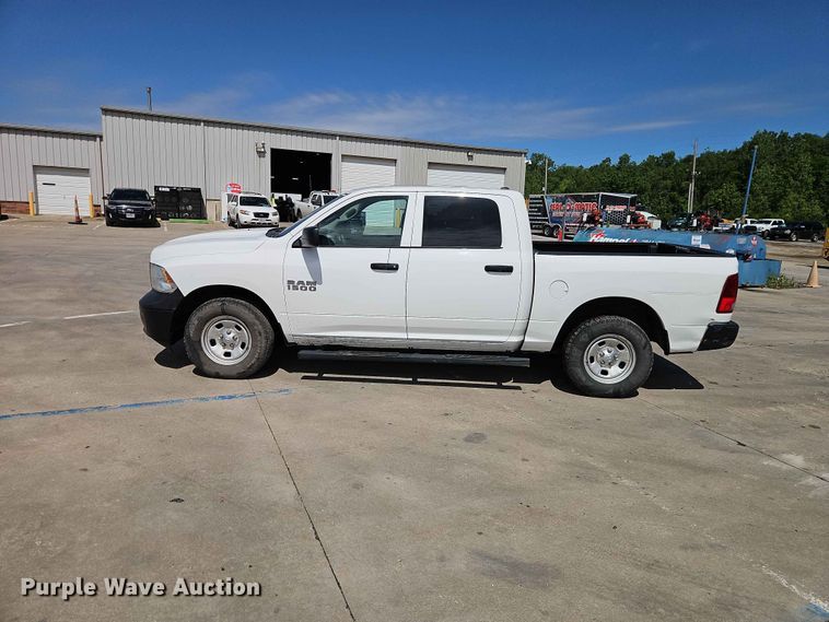 image for item EO7384 2016 RAM 1500 Crew Cab pickup truck