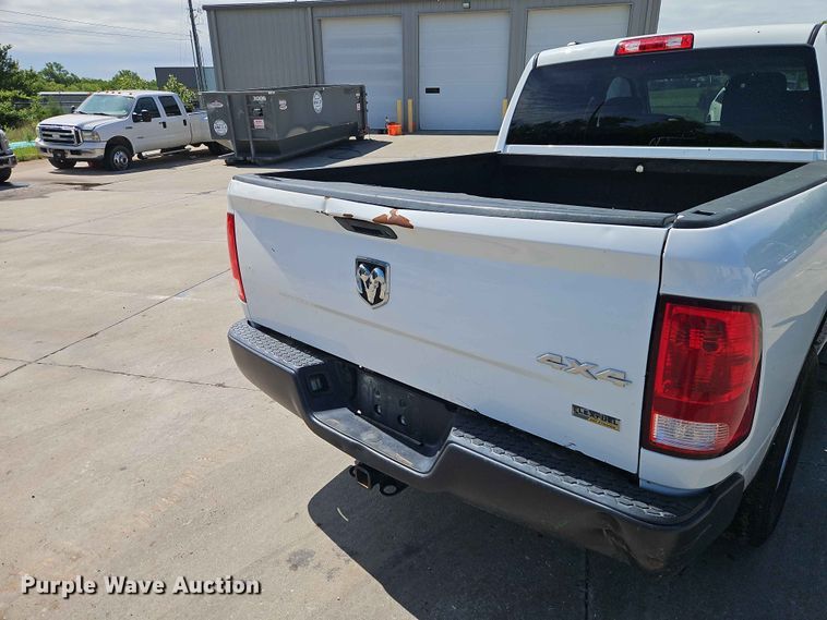 image for item EO7384 2016 RAM 1500 Crew Cab pickup truck