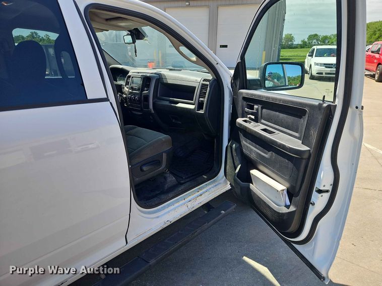 image for item EO7384 2016 RAM 1500 Crew Cab pickup truck