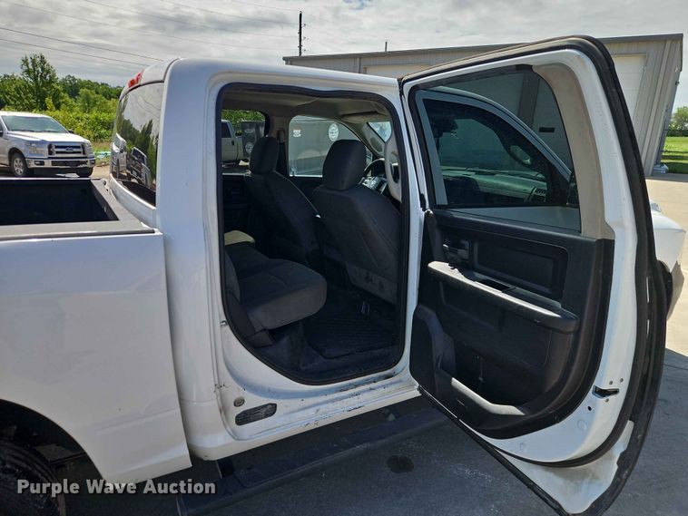 image for item EO7384 2016 RAM 1500 Crew Cab pickup truck