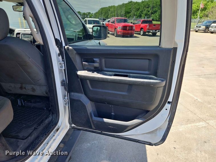 image for item EO7384 2016 RAM 1500 Crew Cab pickup truck