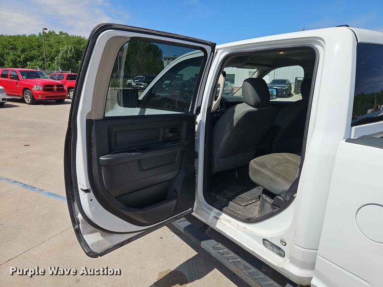 image for item EO7384 2016 RAM 1500 Crew Cab pickup truck