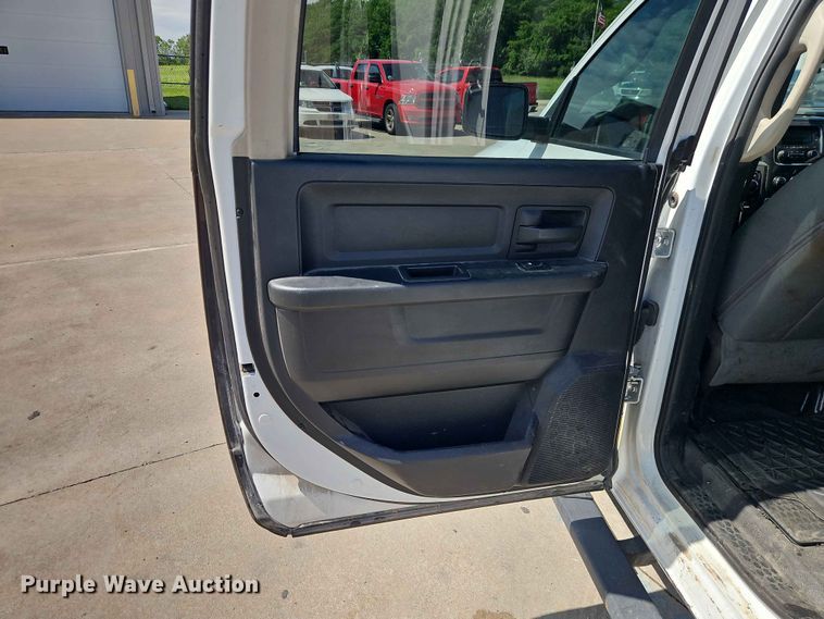 image for item EO7384 2016 RAM 1500 Crew Cab pickup truck