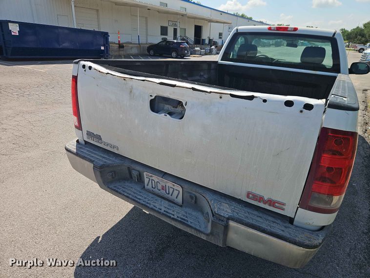 image for item EO7434 2013 GMC Sierra 1500 pickup truck