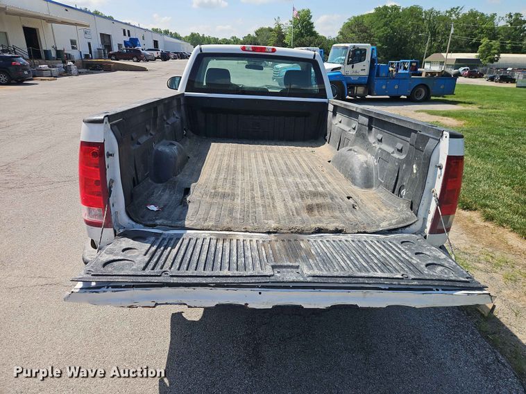 image for item EO7434 2013 GMC Sierra 1500 pickup truck