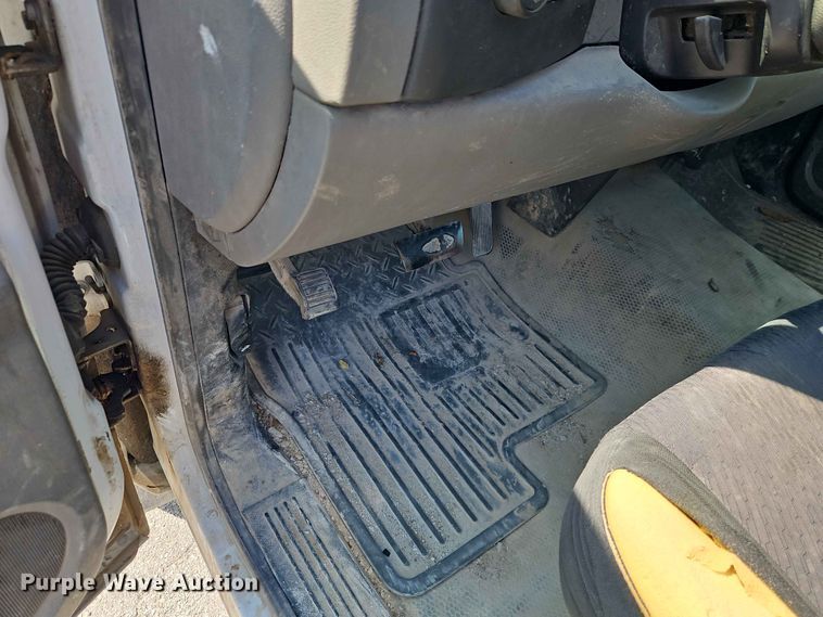 image for item EO7434 2013 GMC Sierra 1500 pickup truck