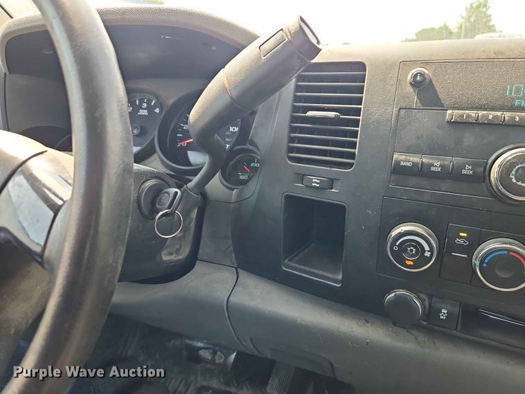 image for item EO7434 2013 GMC Sierra 1500 pickup truck