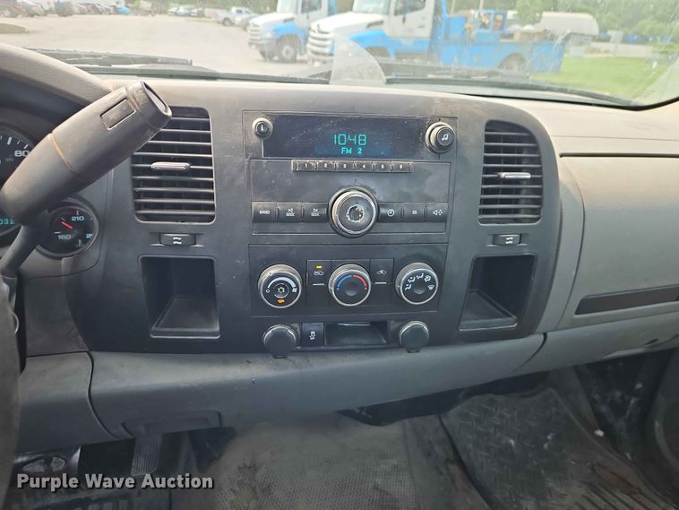 image for item EO7434 2013 GMC Sierra 1500 pickup truck