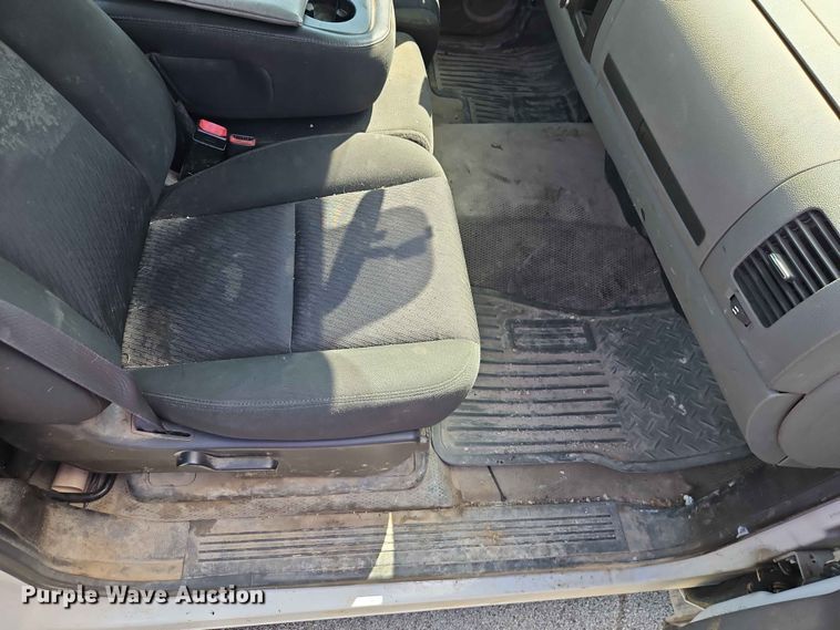 image for item EO7434 2013 GMC Sierra 1500 pickup truck