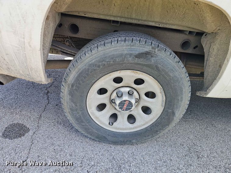 image for item EO7434 2013 GMC Sierra 1500 pickup truck