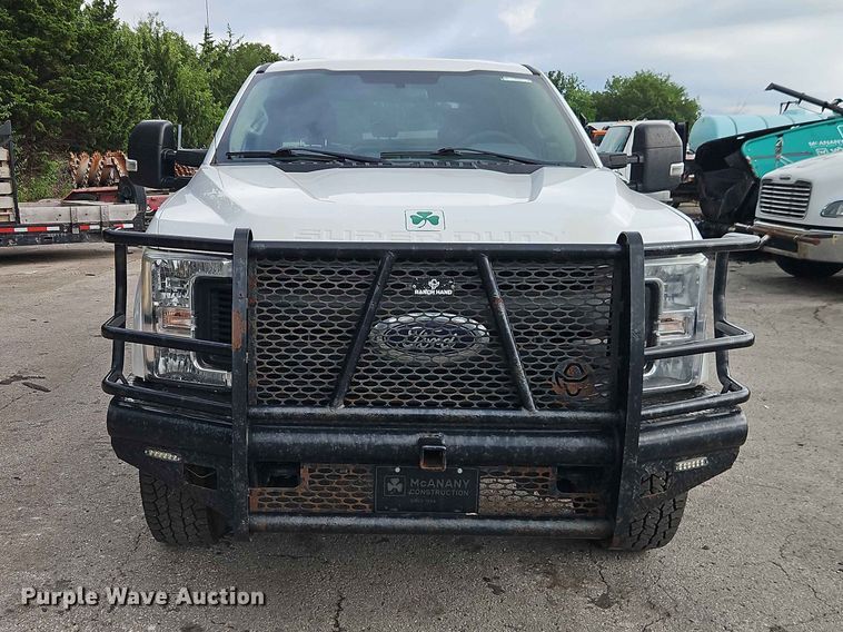 image for item EO7446 2019 Ford F250 Super Duty XL Crew Cab pickup truck