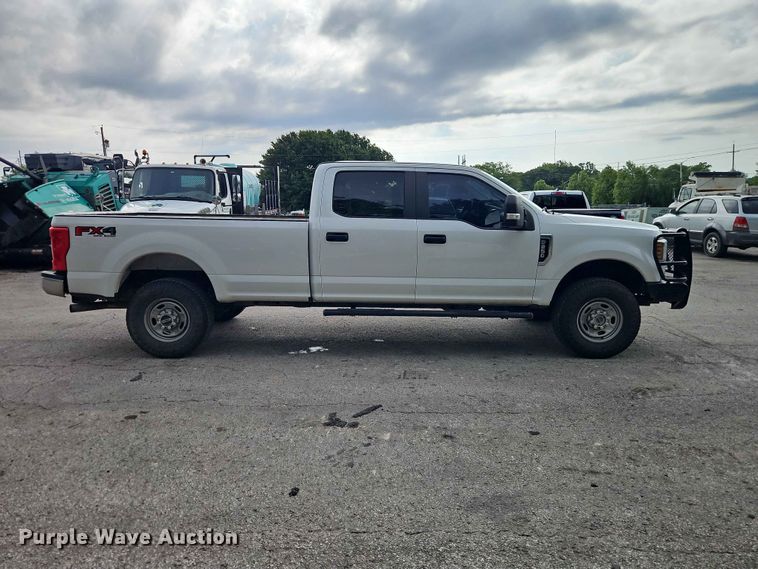 image for item EO7446 2019 Ford F250 Super Duty XL Crew Cab pickup truck