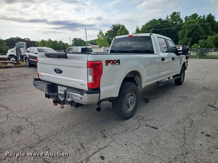 image for item EO7446 2019 Ford F250 Super Duty XL Crew Cab pickup truck