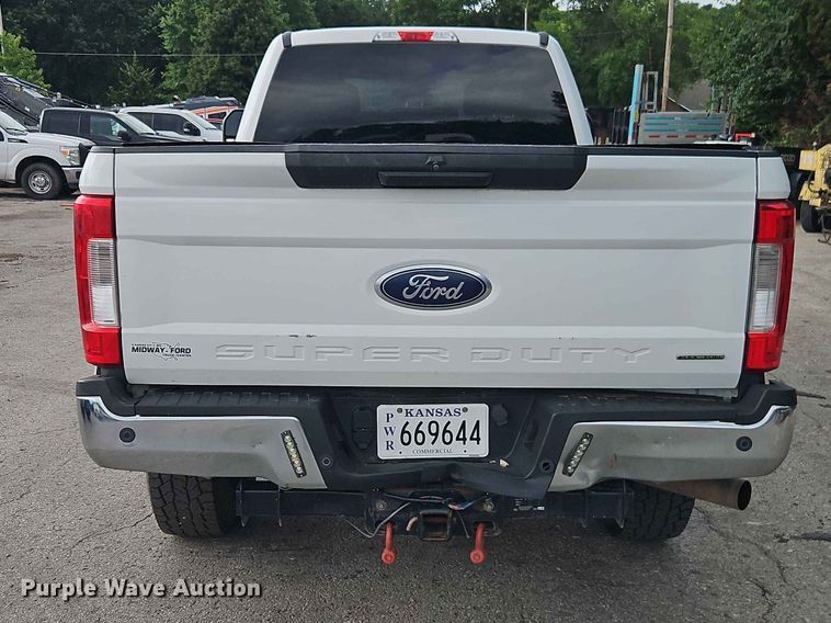 image for item EO7446 2019 Ford F250 Super Duty XL Crew Cab pickup truck