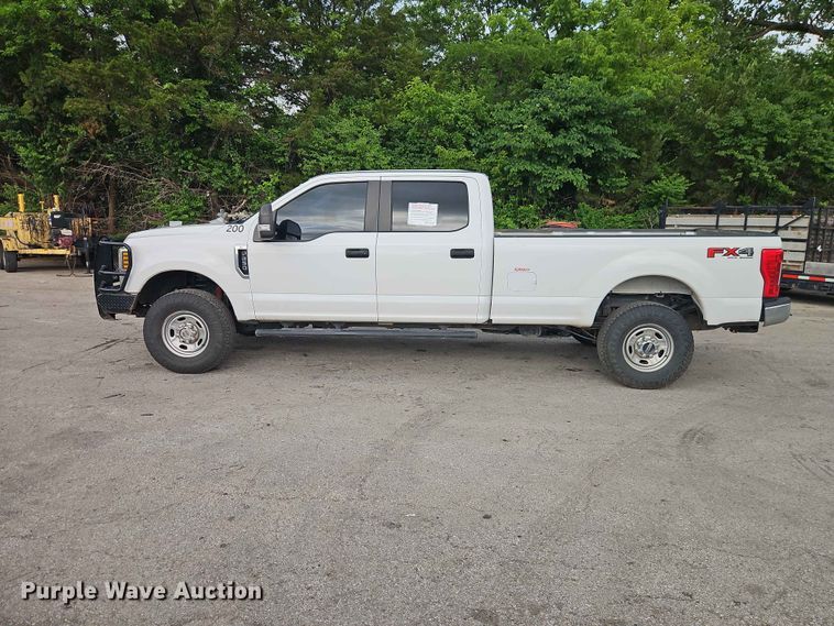 image for item EO7446 2019 Ford F250 Super Duty XL Crew Cab pickup truck